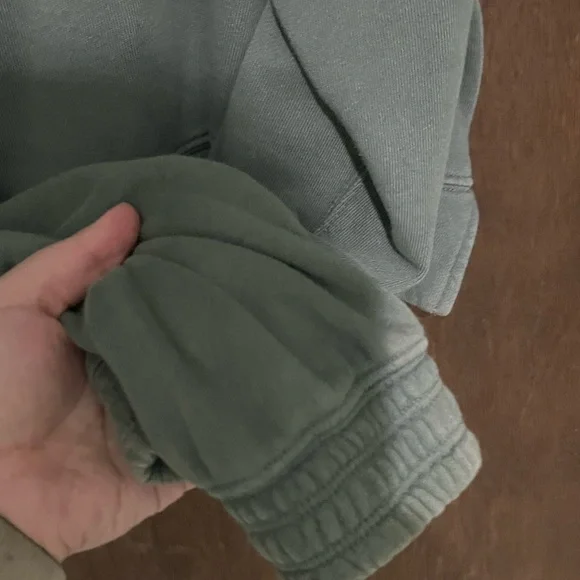 Aerie Women's Green Pullover Sweater - Picture 6 of 6